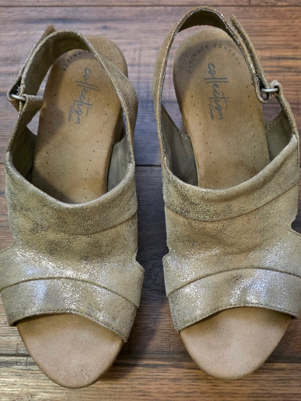 Clarks Collection Wedge Sandals Women’s 8.5 M Metallic Gold Cork Comfort Annadel